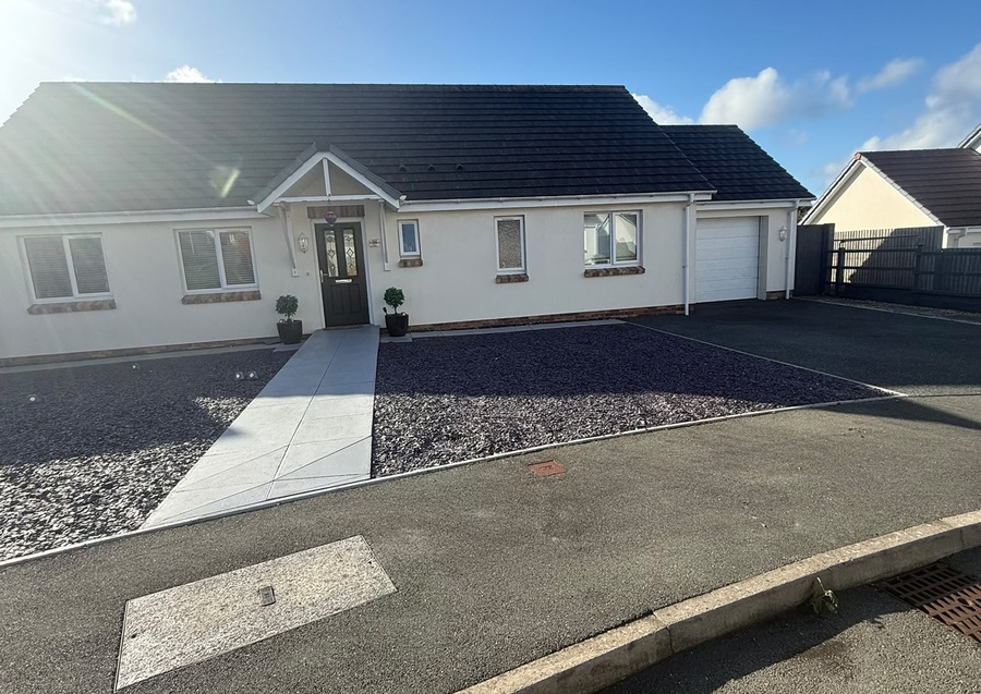 Bespoke Resin Bound Driveway with Liver Bird Design