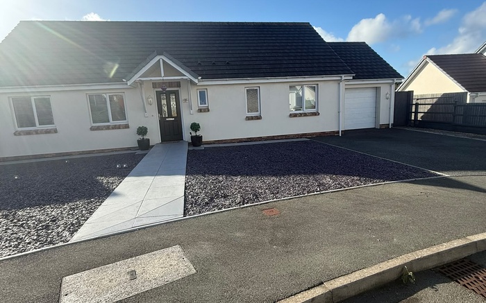 Bespoke Resin Bound Driveway with Liver Bird Design